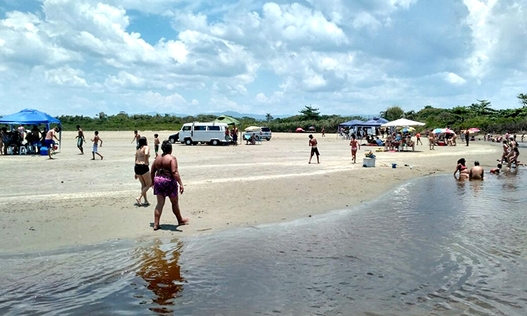 Lei proíbe a permanência e circulação de veículos nas praias