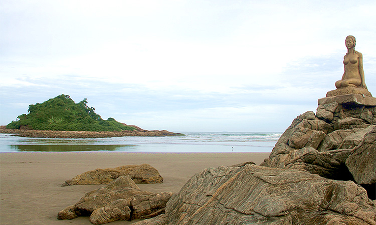 Praia dos Pescadores - Mulheres de Areia