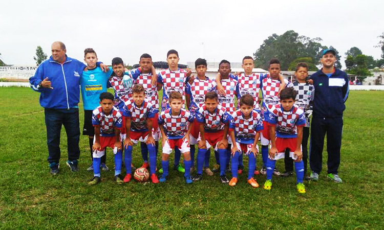 Seleção de futebol sub-13 foi 6ª colocada em Poá