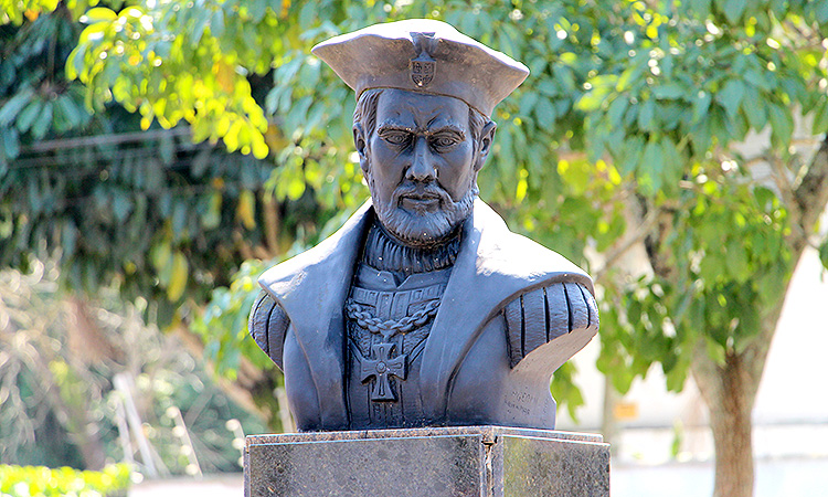 Monumento Martim Afonso de Souza