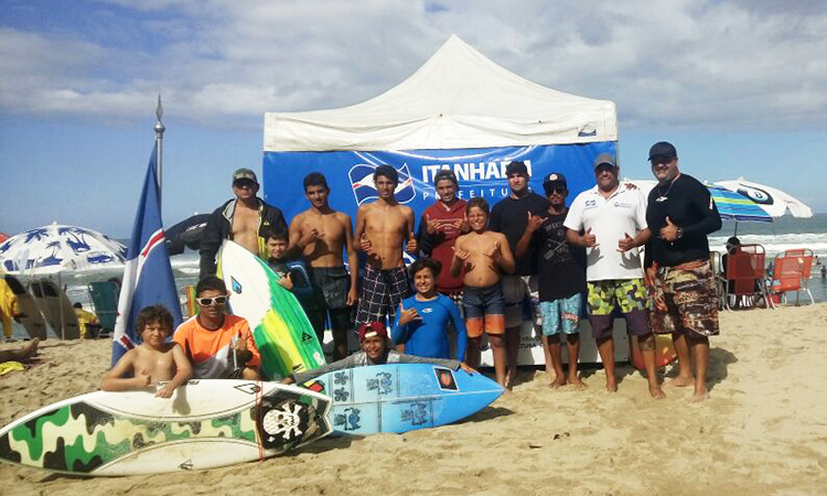 Equipe de Itanhaém no Surf